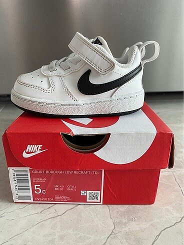 21 Beden Nike çocuk spor ayakkabı