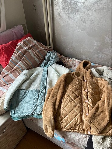 Stradivarius Mont Kaban