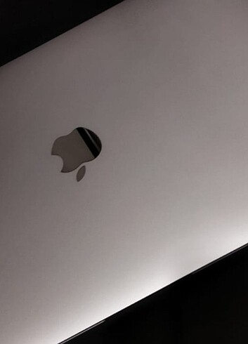 Macbook M1 Laptop Satıldı