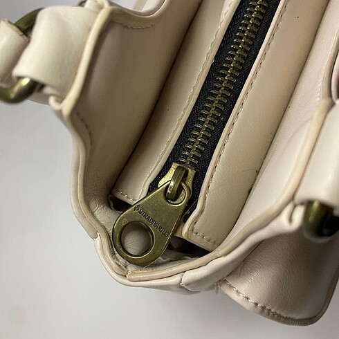Beden ten rengi Renk STRADIVARIUS CEPLİ OMUZ CANTASI