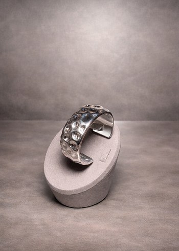 Gri Yılan Desenli Minimalist Bileklik - Görsel 2