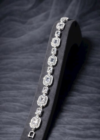 Zincir Detaylı Renkli İşlemeli Klasik Bileklik - Görsel 2