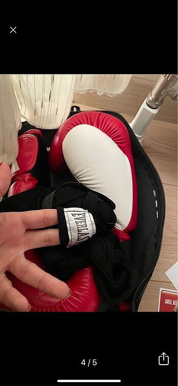  Beden kırmızı Renk Adidas boks eldiveni ve bandı hediyeli