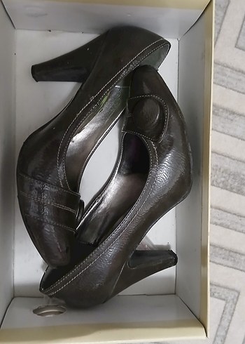 Diğer Gri Tokalı Kadın Stiletto