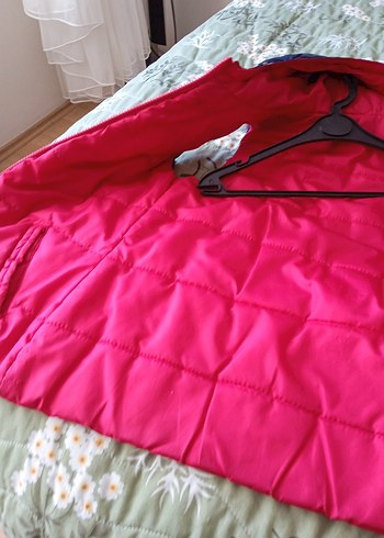 Çiçek Desenli Kapüşonlu Kız Yeleği - Görsel 3