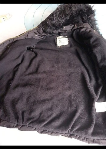 Siyah Kürklü Kapüşonlu Kız Montu - Görsel 4