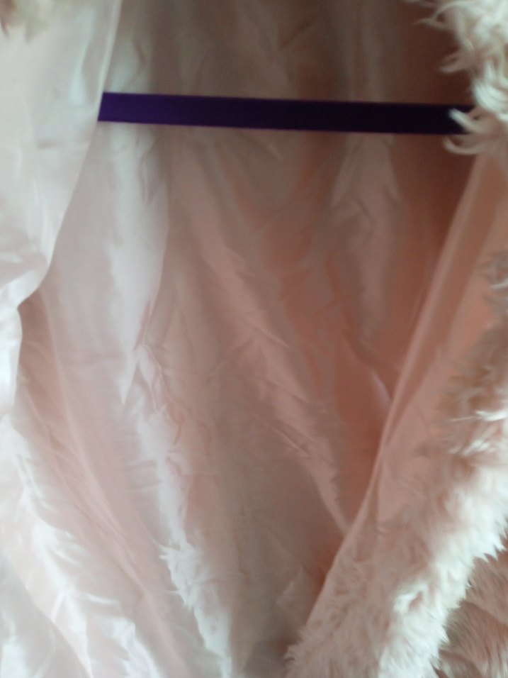 Pembe Uzun Yumuşak Dokulu Kadın Kürklü Yelek - Görsel 4