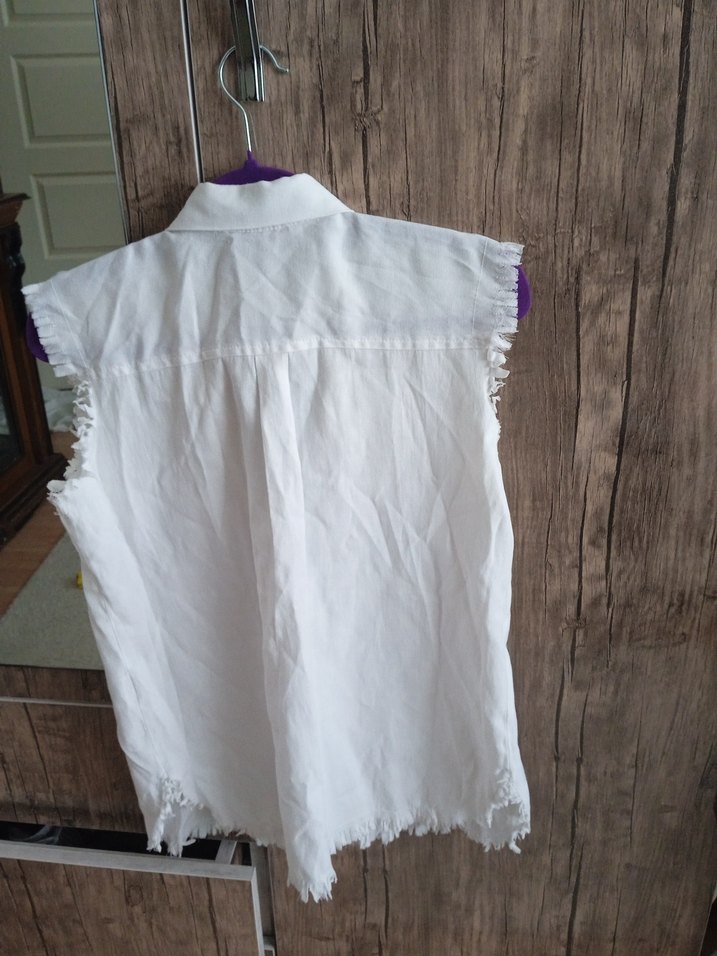 Beyaz Keten Düğmeli Kolsuz Gömlek - Görsel 2