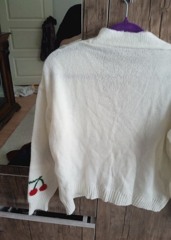 Nakışlı Beyaz Örgü Kadın Hırka - Görsel 4