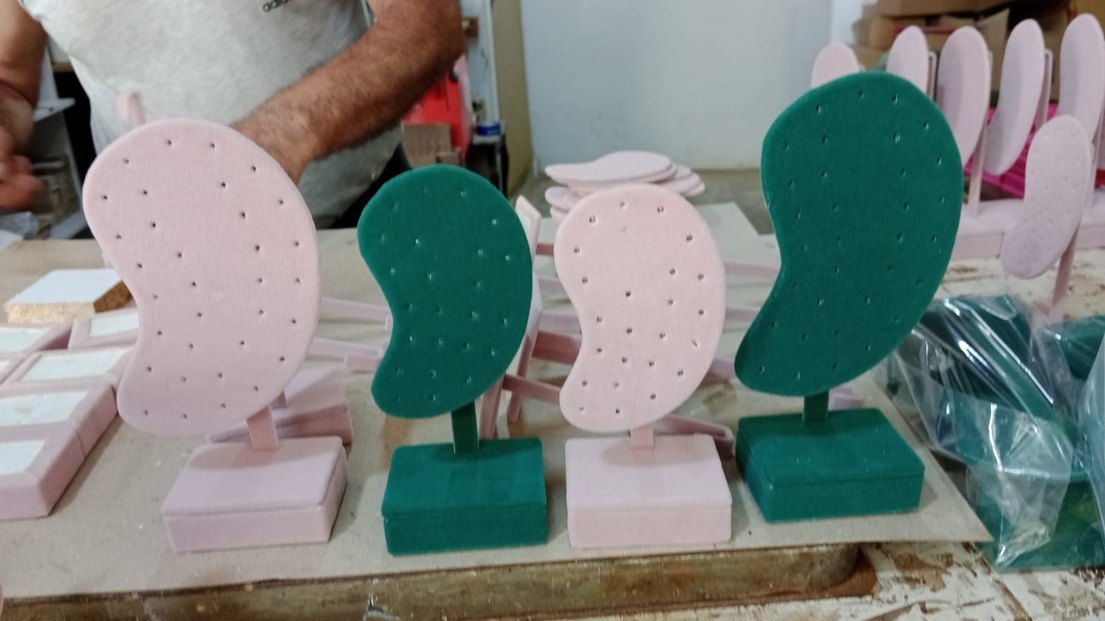 Yeşil Standı kolye küpe yüzük bileklik takı sunum - Görsel 3