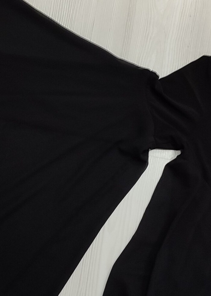Siyah tül detaylı elbise - Görsel 2