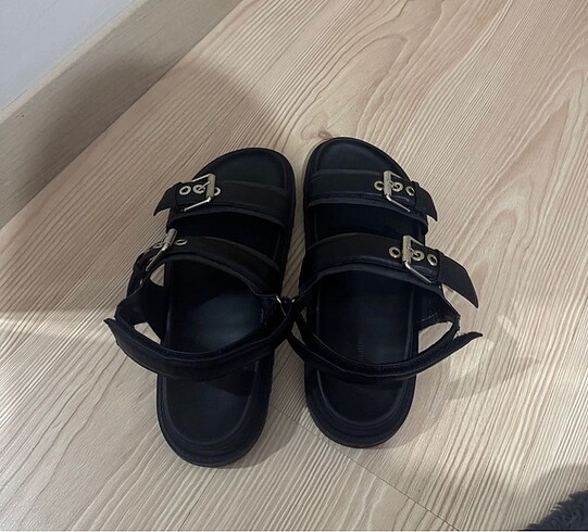 38 Beden siyah Renk stradivarius sandalalet