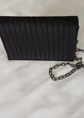 Zincir Detaylı Siyah Yılan Desenli Kadın Çanta - Görsel 2