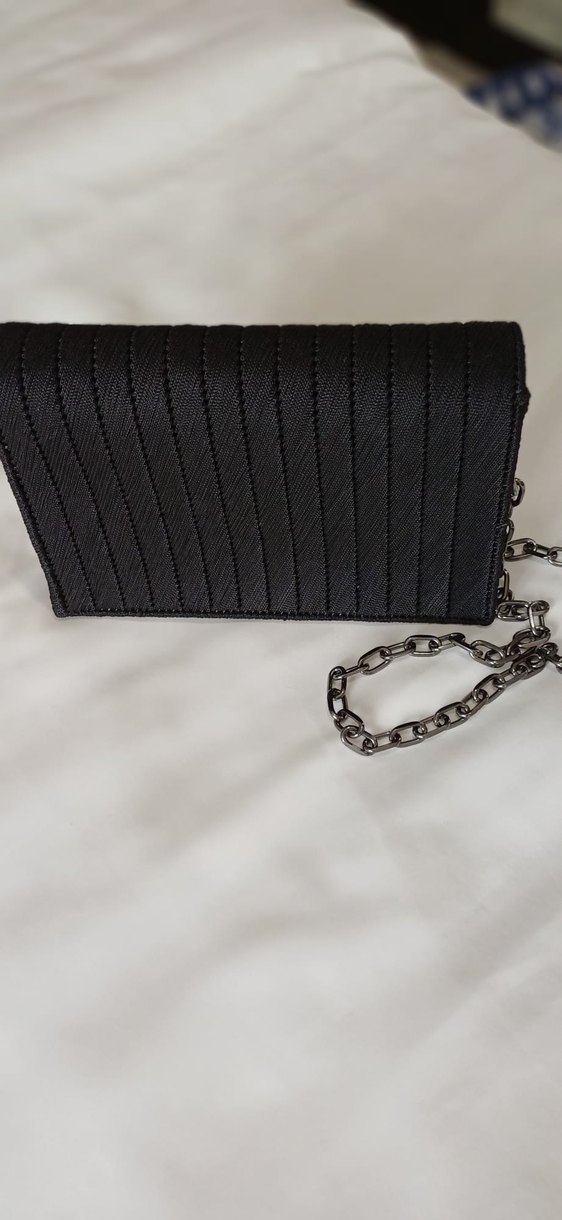 Zincir Detaylı Siyah Yılan Desenli Kadın Çanta - Görsel 2