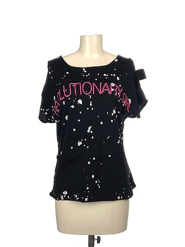 Diğer T-shirt %70 İndirimli.