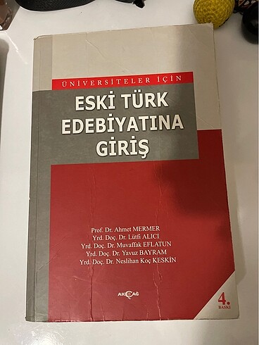 Üniversiteler İçin Eski Türk Edebiyatına Giriş (eski kapak)
