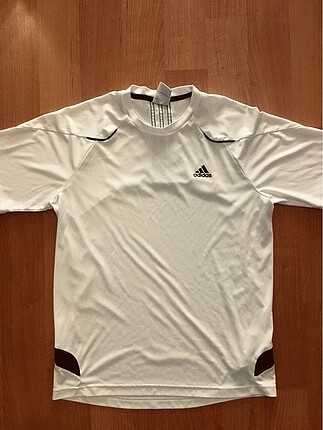 Adidas tişört