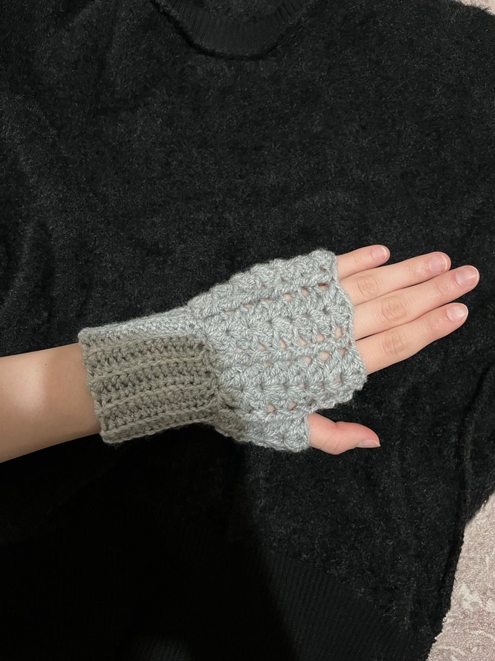 Gri örgü eldiven - Görsel 3