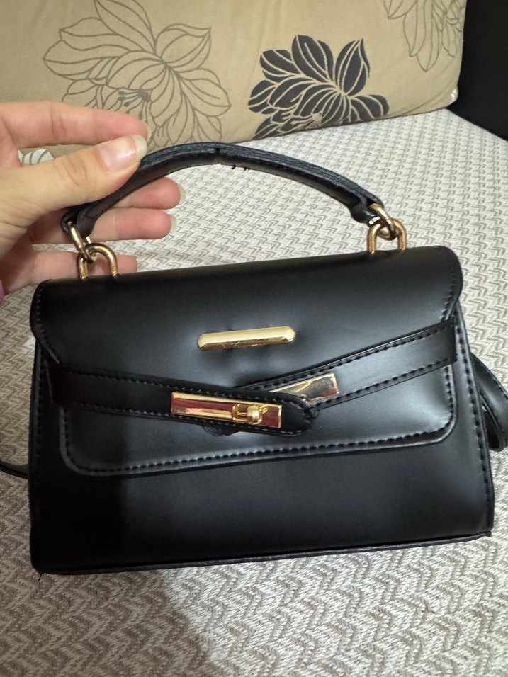 Siyah Deri Tokalı Modern Klasik Kadın Çanta - Görsel 2