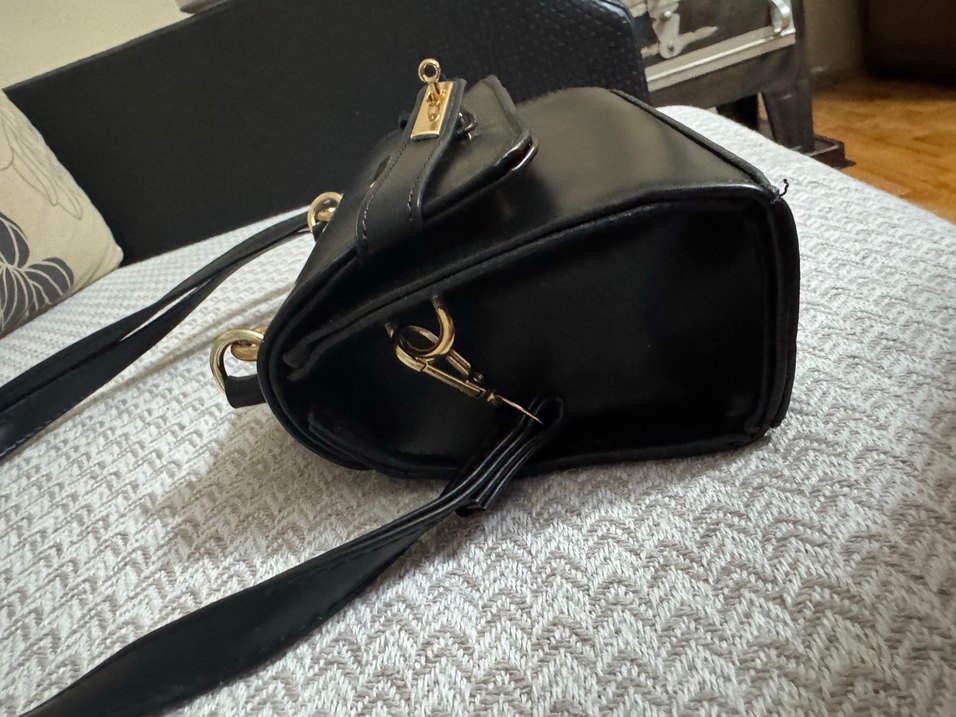 Siyah Deri Tokalı Modern Klasik Kadın Çanta - Görsel 3