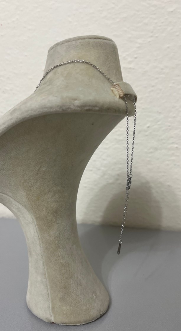 Gri Yılan Desenli Mini Zincirli Kadın Kolye - Görsel 3