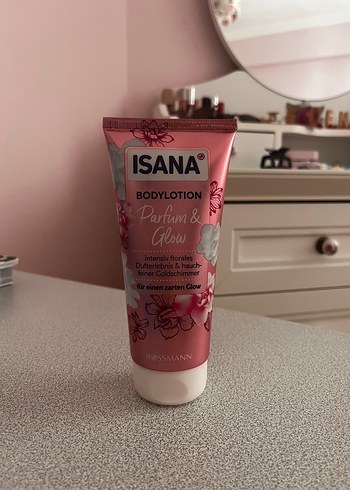 ISANA Parfümlü ve Işıltılı Vücut Losyonu