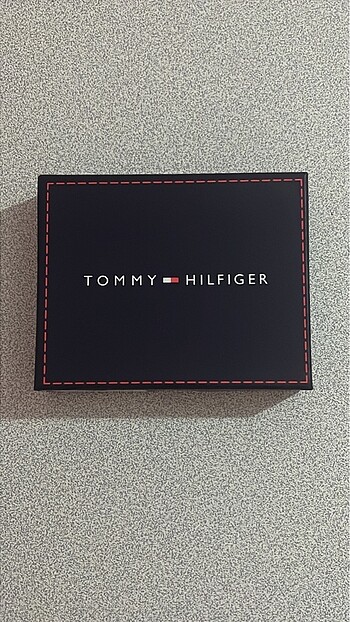 Tommy Hilfiger kutu