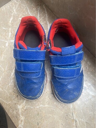 26 Beden mavi Renk Adidas spor ayakkabı