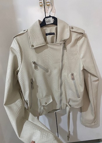 Bej Yılan Derisi Desenli Kemerli Deri Ceket - Görsel 4