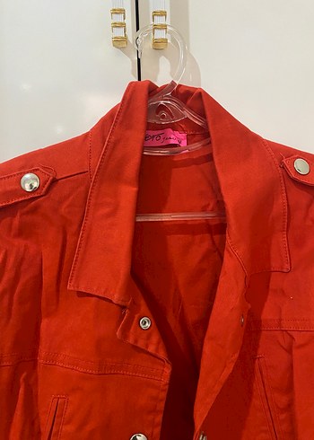 Kırmızı Düğmeli Kadın Ceket - Görsel 4