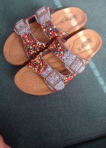 Boncuk Detaylı Renkli  Kadın Terlik - Görsel 2