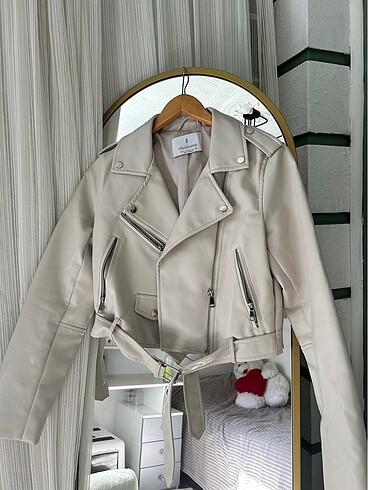 Stradivarius Stradivarius kemerli suni deri biker ceket
