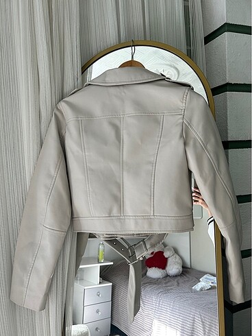 Stradivarius kemerli suni deri biker ceket - Görsel 7