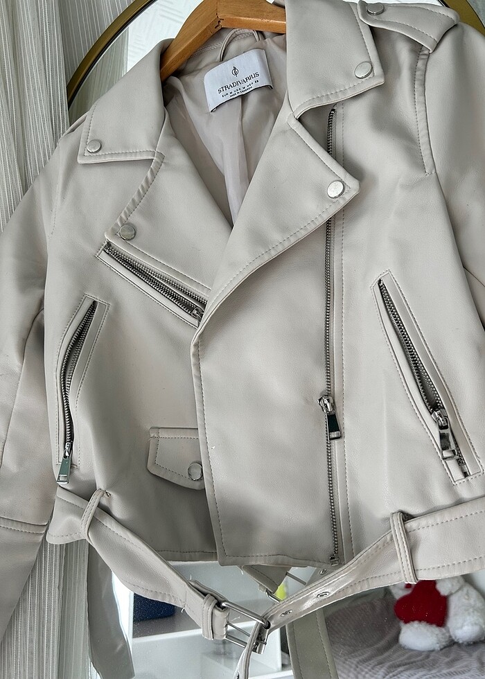 Stradivarius kemerli suni deri biker ceket - Görsel 5