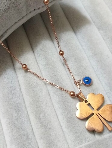 Yonca rose gold kolye