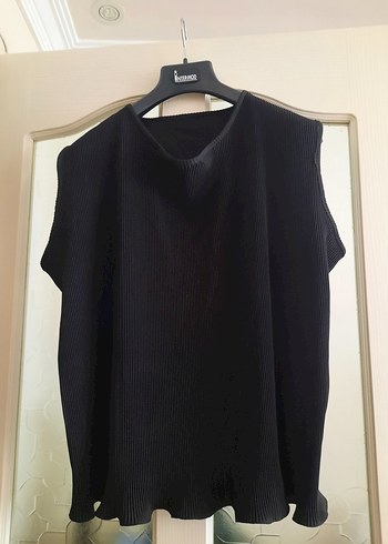 Sıfır Siyah Büyük Beden Piliseli Kolsuz Kadın Bluz - Görsel 6