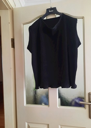 Sıfır Siyah Büyük Beden Piliseli Kolsuz Kadın Bluz - Görsel 5