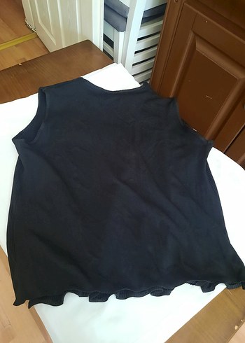 Sıfır Siyah Büyük Beden Piliseli Kolsuz Kadın Bluz - Görsel 2