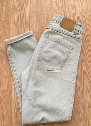 Stradivarius mom jean 