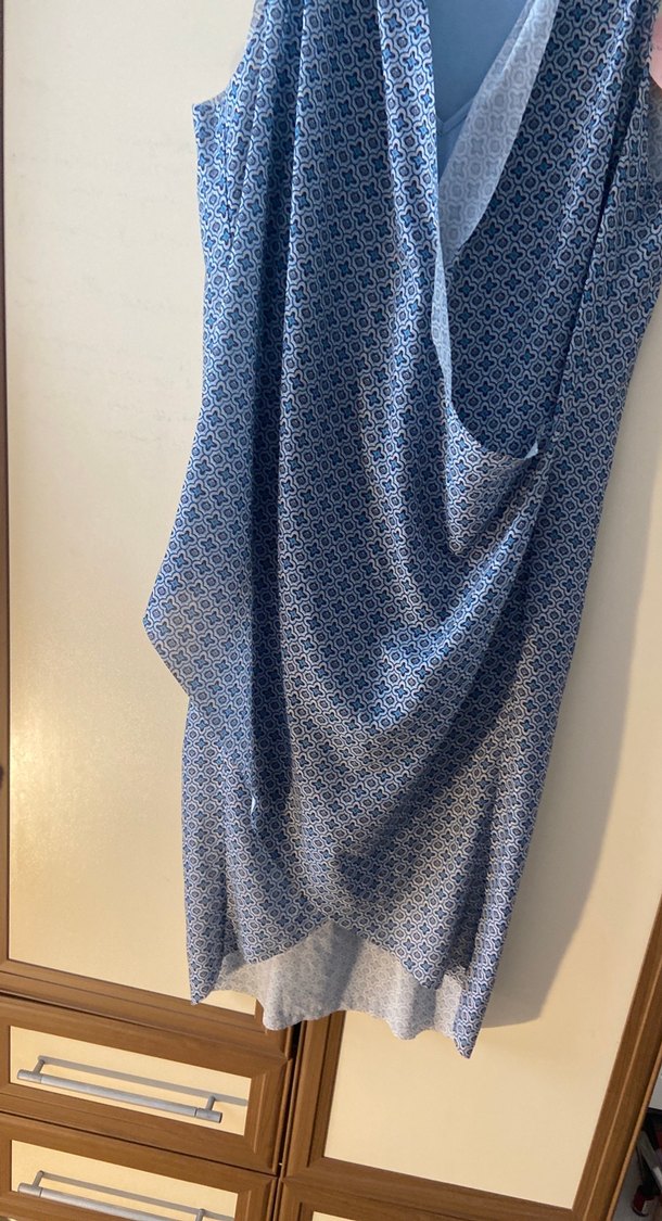 Drapeli V Yakalı Uzun Mavi Kadın Elbise - Görsel 4