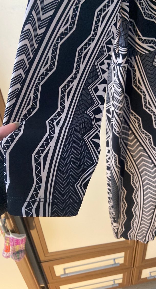 V Yaka Uzun Kollu Bohem Desenli Triko Elbise - Görsel 2