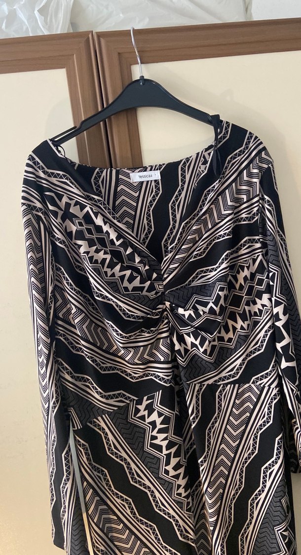 V Yaka Uzun Kollu Bohem Desenli Triko Elbise - Görsel 4