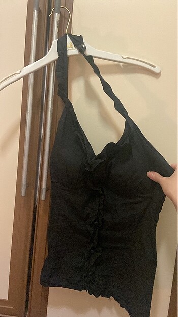 Diğer halter yaka siyah kalıplı bluz
