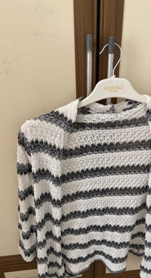 Bohem Gri Beyaz Zebra Desenli Örgü Hırka - Görsel 3