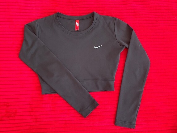 Nike crop