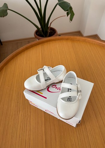 Kız Çocuk Beyaz Tokalı Babet - Görsel 3