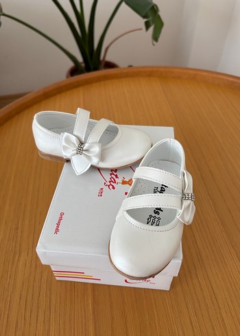 Kız Çocuk Beyaz Tokalı Babet - Görsel 2