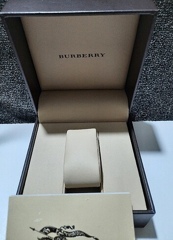 Beden Burberry saat kutusu