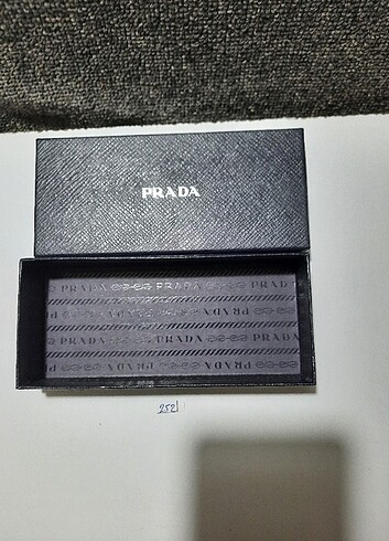Prada Prada gözlük kilifi kutusu