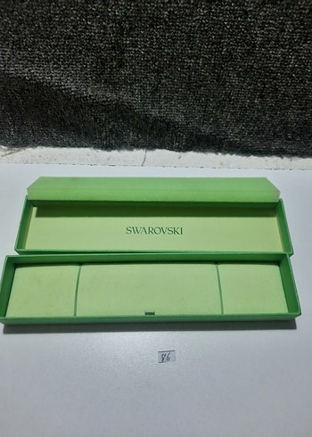 swarovski bileklik kutusu
